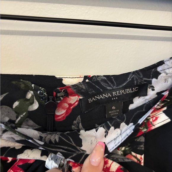 Banana Republic black floral aline midi skirt with belt size 6 - Picture 9 of 14